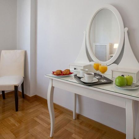 Upscale Luxury Athens Renovated Dream Home In One Of The Most Favorable Locations By National Gardens, Zoo & Hellenic Parliament In Syntagma And Stylish Exquisite Kolonaki Neighborhood Exterior photo