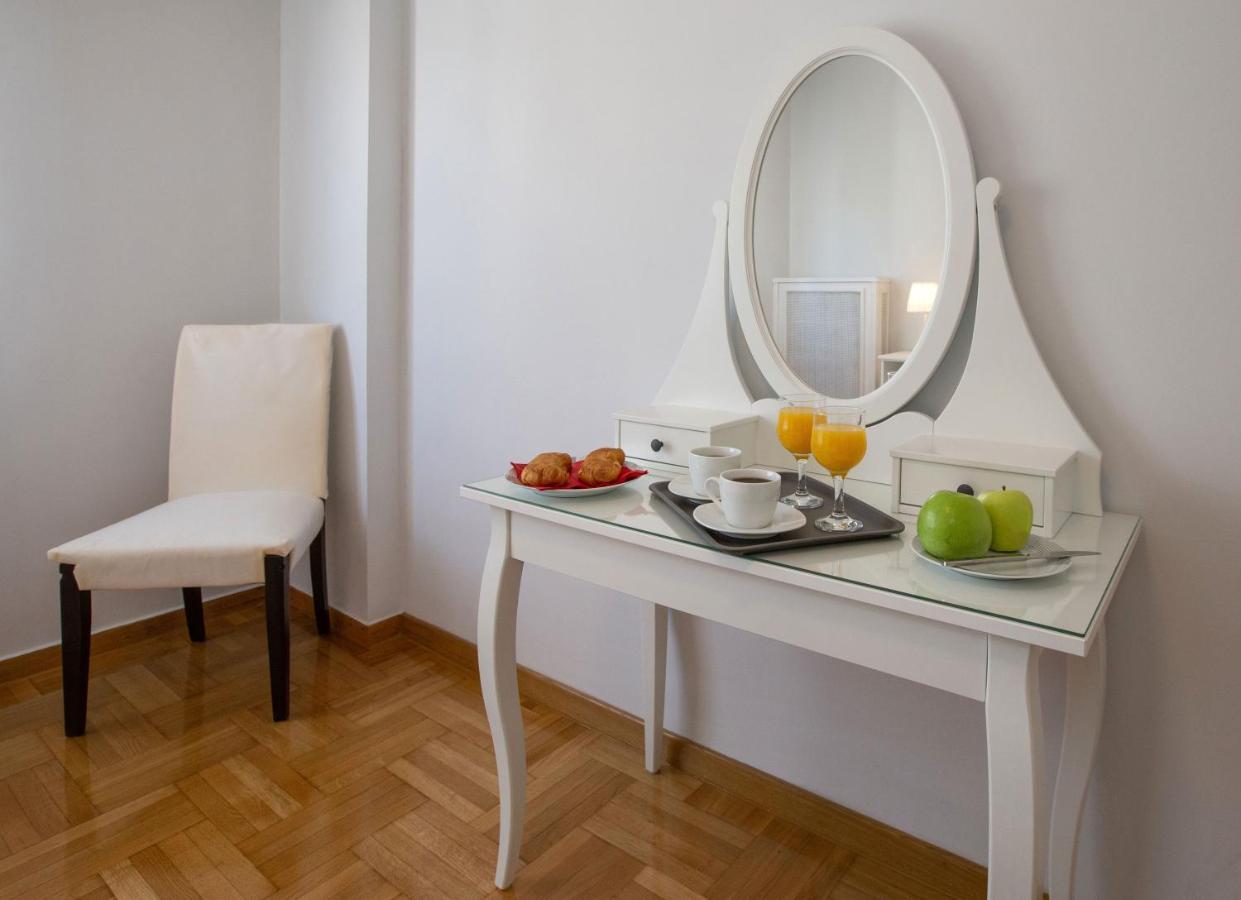 Upscale Luxury Athens Renovated Dream Home In One Of The Most Favorable Locations By National Gardens, Zoo & Hellenic Parliament In Syntagma And Stylish Exquisite Kolonaki Neighborhood Exterior photo