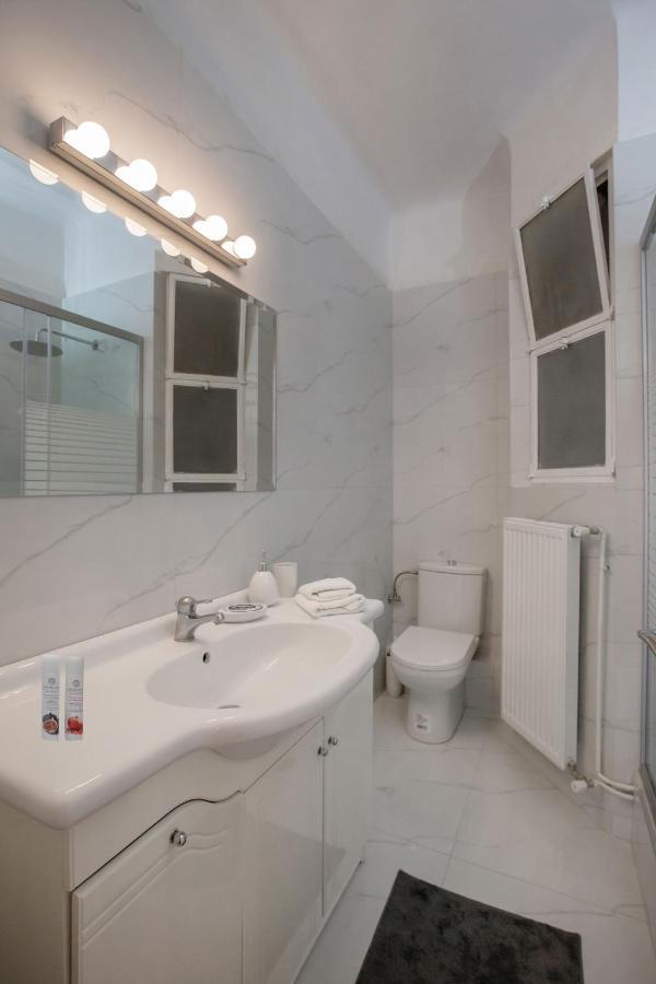 Upscale Luxury Athens Renovated Dream Home In One Of The Most Favorable Locations By National Gardens, Zoo & Hellenic Parliament In Syntagma And Stylish Exquisite Kolonaki Neighborhood Exterior photo